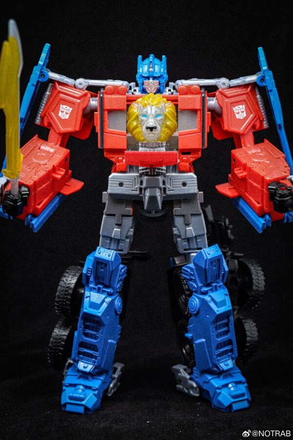 Image Of Beast Mode Optimus Prime From Transformers Rise Of The Beasts  (6 of 9)